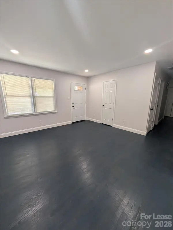2800 Dalecrest DR, Charlotte, NC 28269