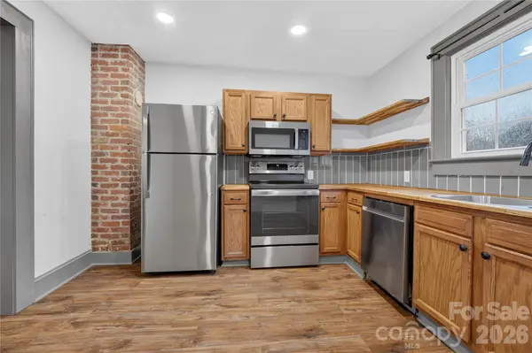 2318 32nd ST NE, Hickory, NC 28601