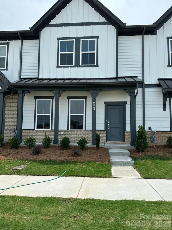 9233 Harwen LN, Charlotte, NC 28215