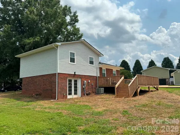 115 Robert DR, State Road, NC 28676