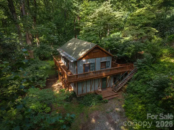 1051 Frost RD, Saluda, NC 28773