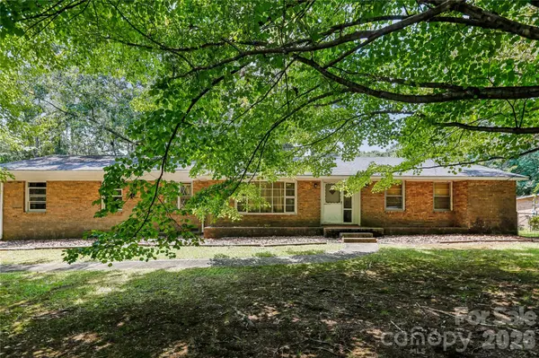 7816 Elwood DR, Charlotte, NC 28227