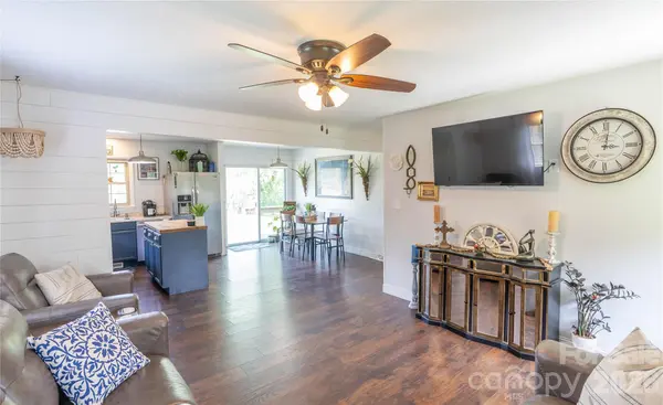 130 Beaverdam Heights DR, Canton, NC 28716