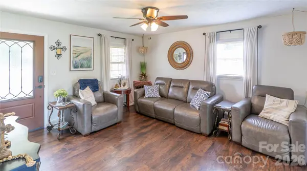 130 Beaverdam Heights DR, Canton, NC 28716