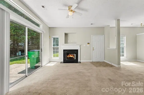 9327 Kimmel LN, Charlotte, NC 28216
