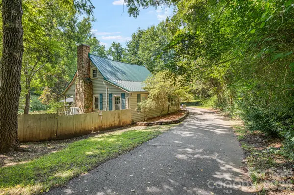 242 Whitney BLVD, Lake Lure, NC 28746
