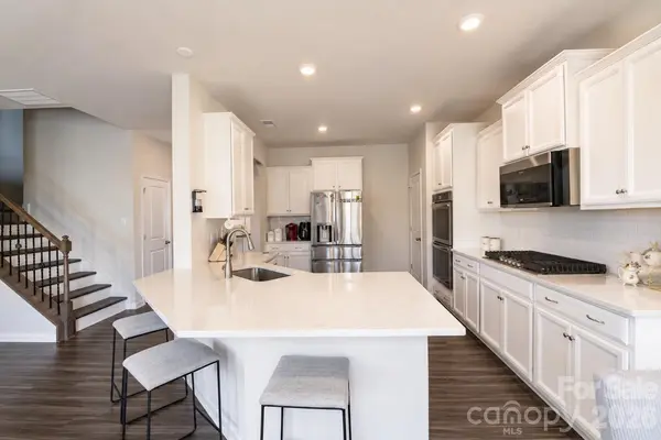 355 Kennerly Center DR, Mooresville, NC 28115