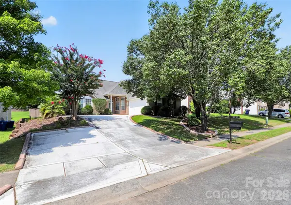 14642 Hawick Manor LN, Pineville, NC 28134