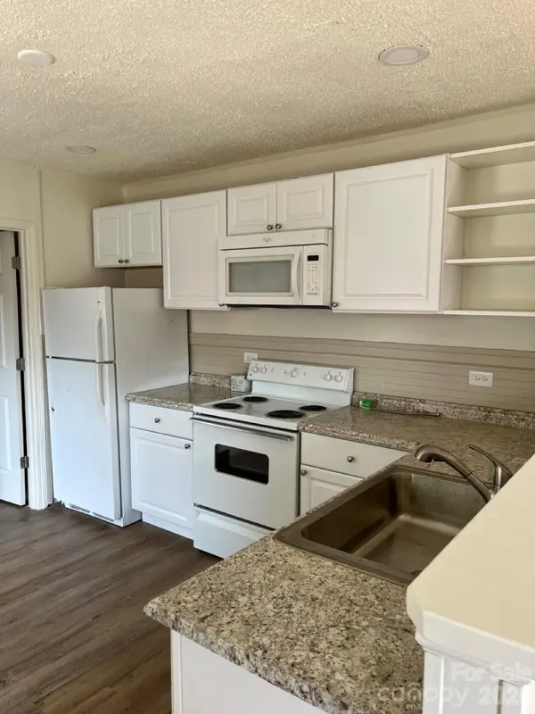 723 Hunt ST, Statesville, NC 28677