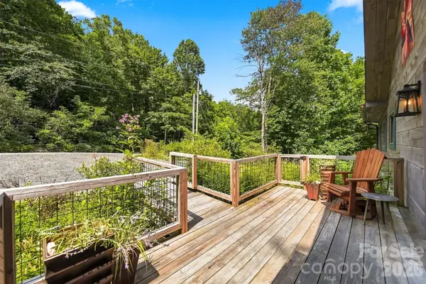 7753 Parks Mountain DR, Newland, NC 28657
