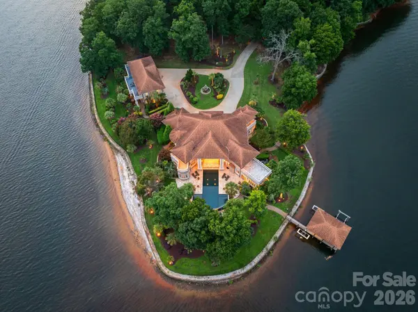 178 Mariner Pointe LN, Mooresville, NC 28117