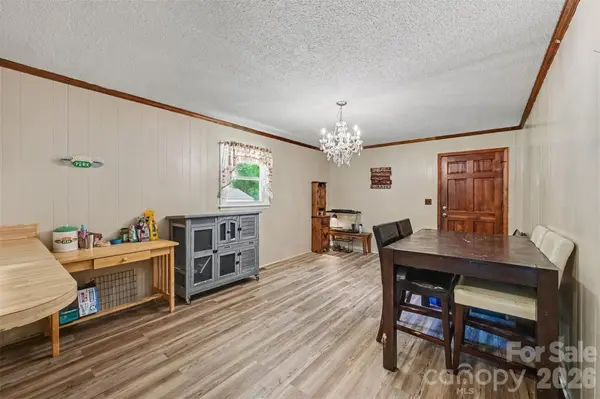 808 E Chestnut ST, Stanley, NC 28164