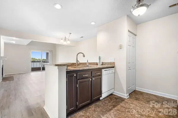 930 Southwest DR, Davidson, NC 28036