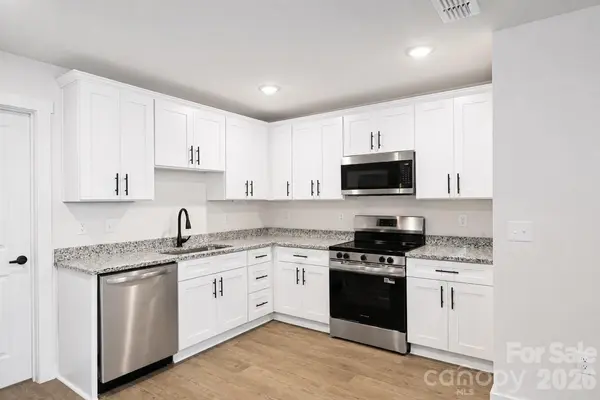 1050 5th ST NE, Hickory, NC 28601