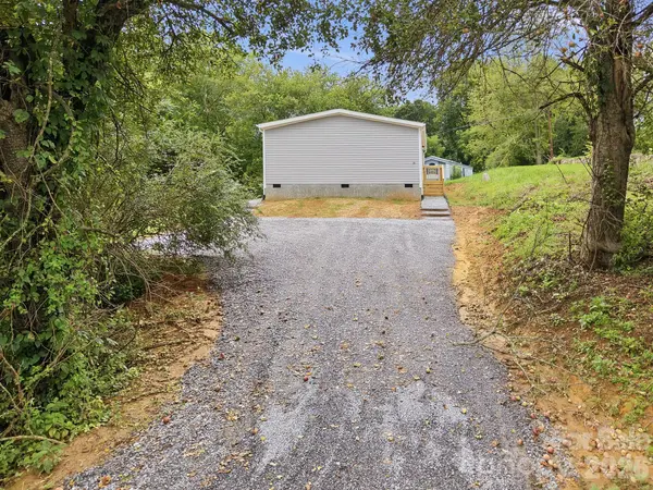 25 Caldwell RD, Waynesville, NC 28786