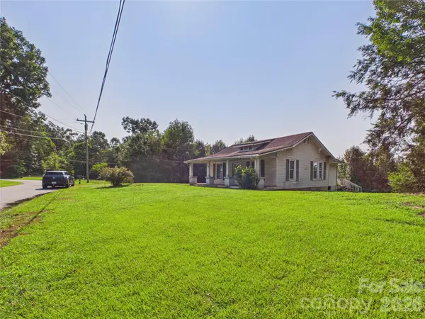 110 Woodlane ST, Granite Falls, NC 28630