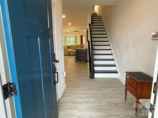 11009 Pagebrook LN, Charlotte, NC 28214