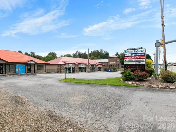 2690 Hendersonville RD #1, Arden, NC 28704