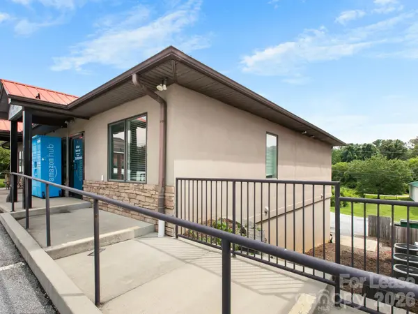 2690 Hendersonville RD #1, Arden, NC 28704