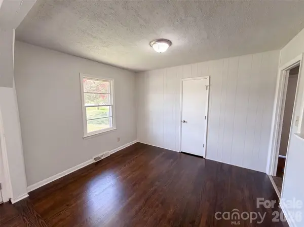 310 W Indiana AVE, Bessemer City, NC 28016