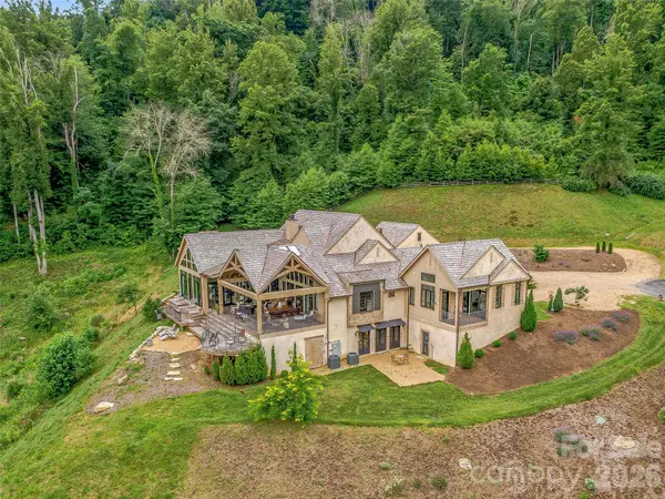 384 Doan Town RD, Burnsville, NC 28714