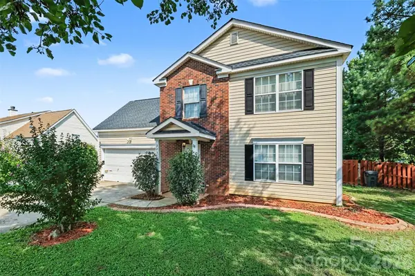 3236 Steve Chapman DR, Charlotte, NC 28217