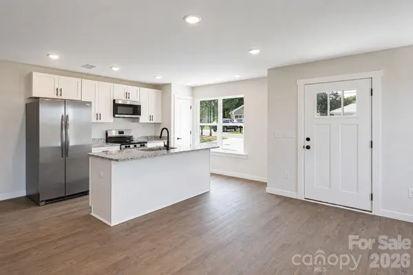 415-417 F AVE SE, Hickory, NC 28602