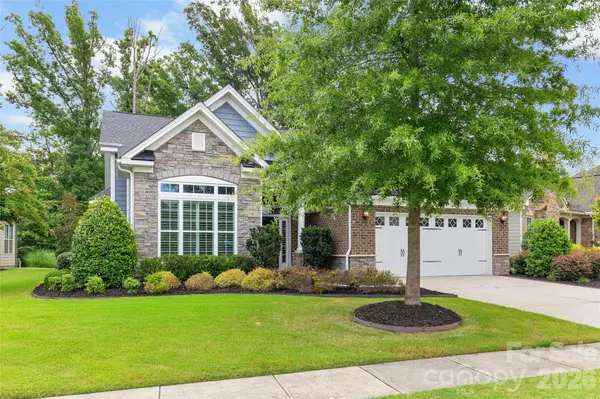 17232 Coves Edge LN, Charlotte, NC 28278