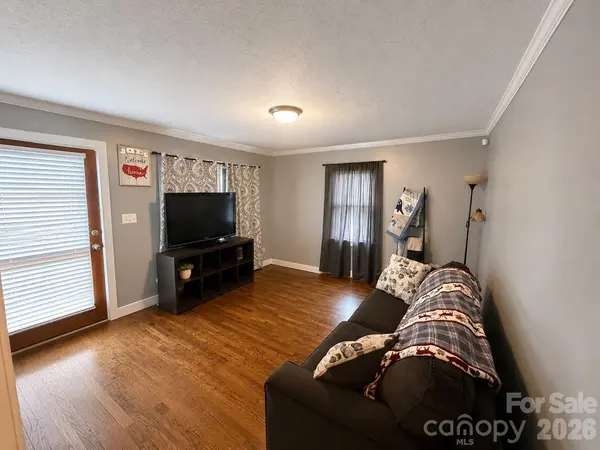 56 1st AVE SE, Taylorsville, NC 28681