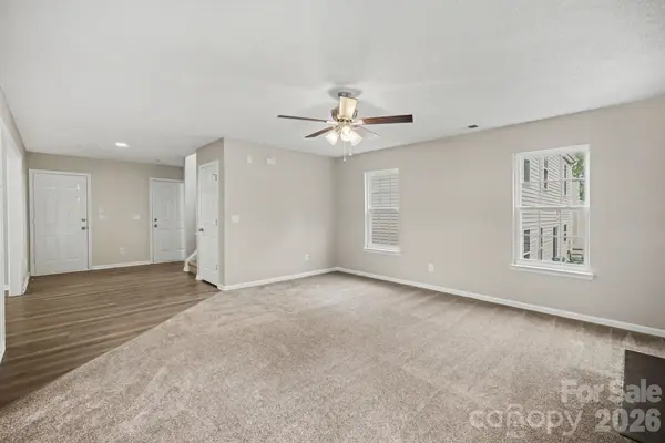 10220 Seedling LN, Charlotte, NC 28214
