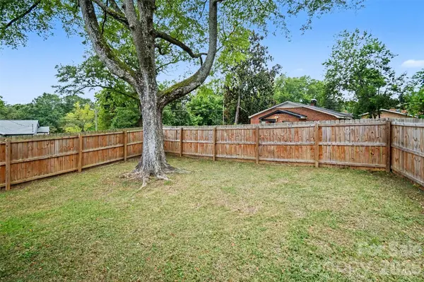 405 Killian AVE, Mount Holly, NC 28120