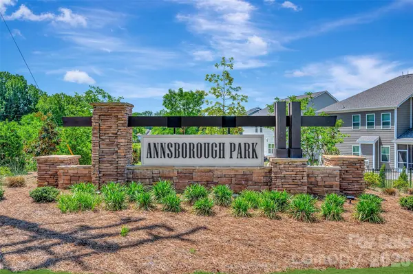 620 Nutgrove DR NW, Concord, NC 28027