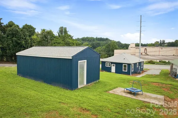 100 Gardner ST, Hickory, NC 28601