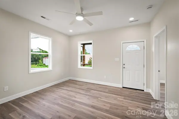 100 Gardner ST, Hickory, NC 28601