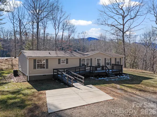 105 Satinwood DR, Burnsville, NC 28714
