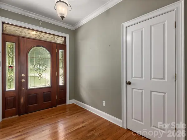 1126 Burnside DR, Asheville, NC 28803