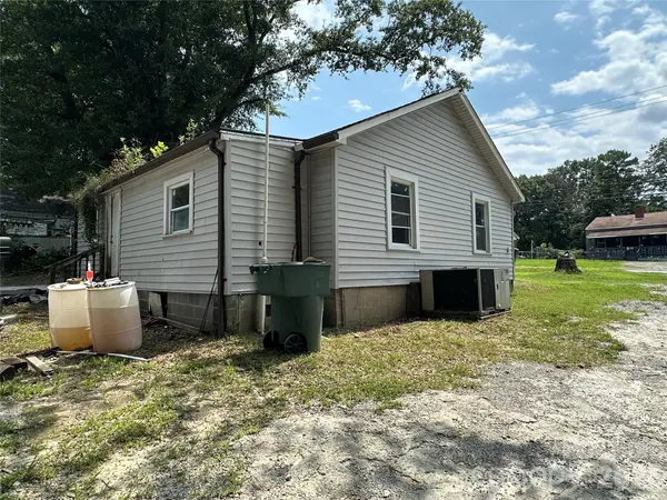 2518 Crescent LN, Gastonia, NC 28052
