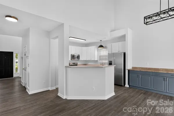 141 Crestwood DR, Mount Holly, NC 28120