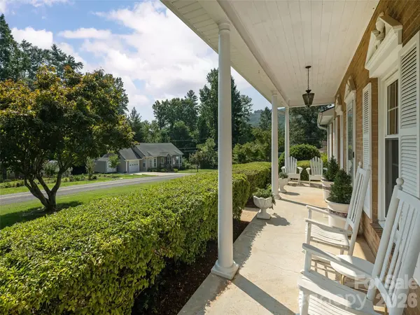 303 Tree Haven BLVD, Hendersonville, NC 28791