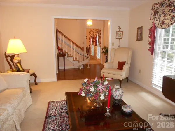 4002 Trehurst CT, Charlotte, NC 28269