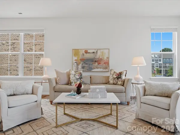 10126 Hemingway PL, Charlotte, NC 28227