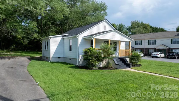 1320 14th Street DR NE, Hickory, NC 28601