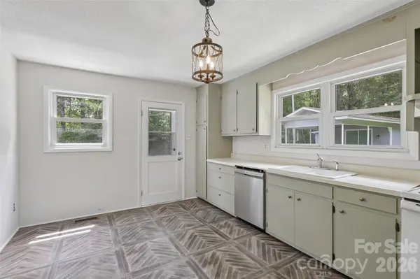 33269 Courtland DR, Albemarle, NC 28001