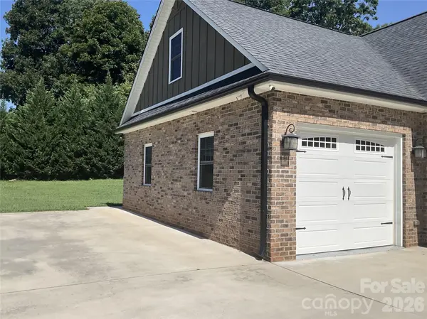 135 Blossom Hill RD, Lincolnton, NC 28092