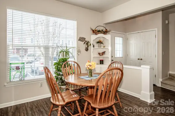 3233 Mannington DR, Charlotte, NC 28270