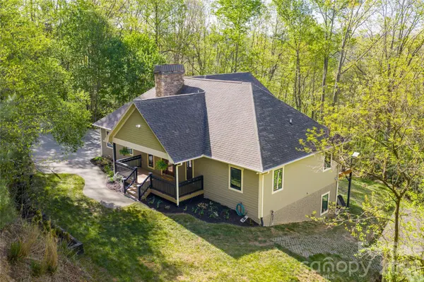 36 Snowshoe DR, Asheville, NC 28803