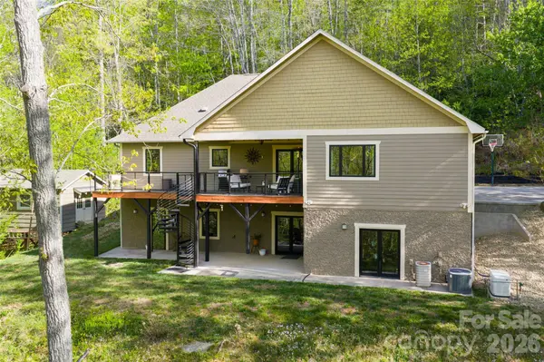 36 Snowshoe DR, Asheville, NC 28803
