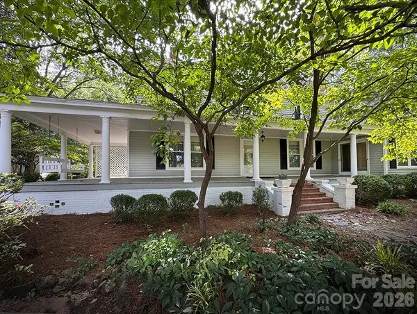 842 N Aspen ST, Lincolnton, NC 28092