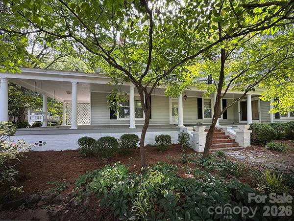 842 N Aspen ST, Lincolnton, NC 28092