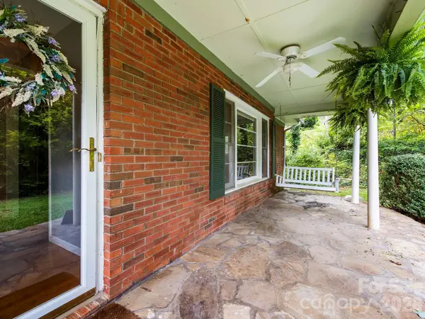 48 Faircrest RD, Asheville, NC 28804